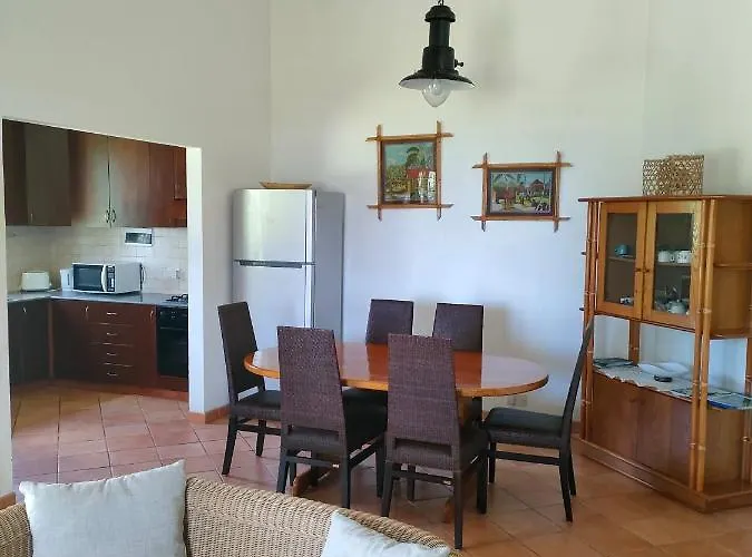 Luana Yuna Villa Au Cap