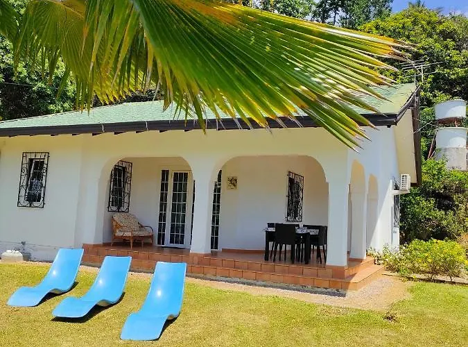 Luana Yuna Villa Au Cap