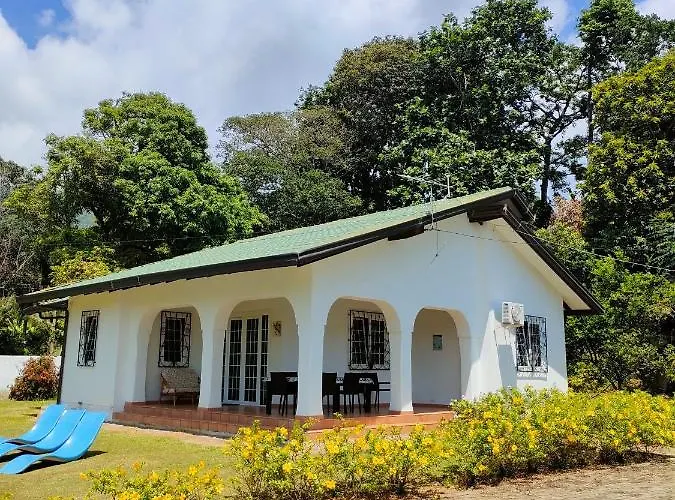 Luana Yuna Villa